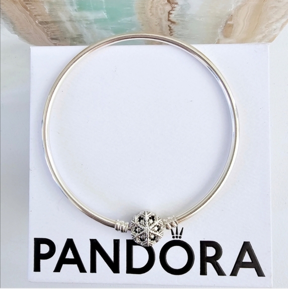 Pandora NWOTs Moments Silver Snowflake Bangle - Picture 3 of 4